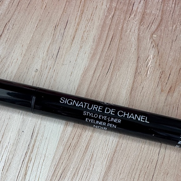 CHANEL Other - CHANEL Chanel Signature De Chanel Stylo Eye Pen 10 Noir